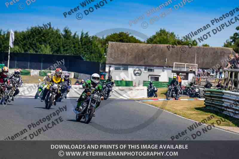 Vintage motorcycle club;eventdigitalimages;mallory park;mallory park trackday photographs;no limits trackdays;peter wileman photography;trackday digital images;trackday photos;vmcc festival 1000 bikes photographs